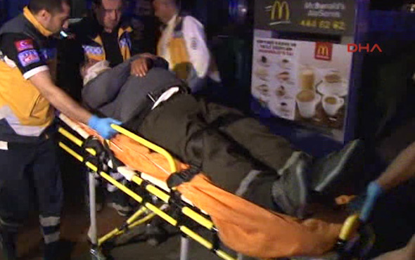 Kadıköy'de fast food restoranında silahlı soygun: 4 yaralı