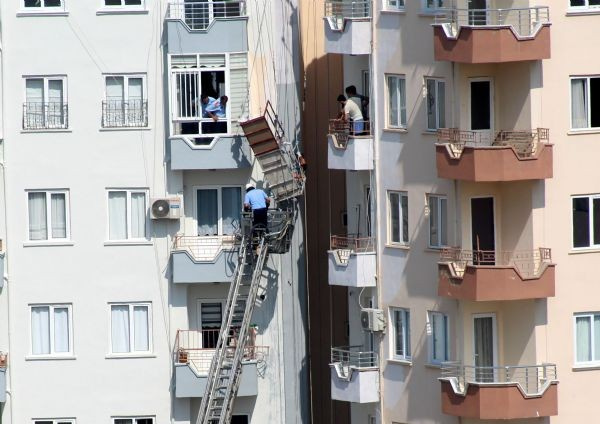 Mersin’de halat koptu, işçiler mahsur kaldı