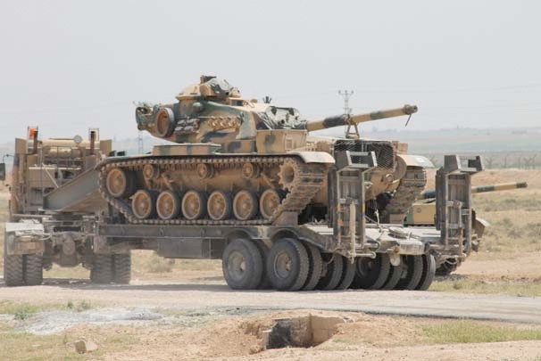 Suriye sınırında hareketlilik tanklar namlularını Telabyad'a çevirdi