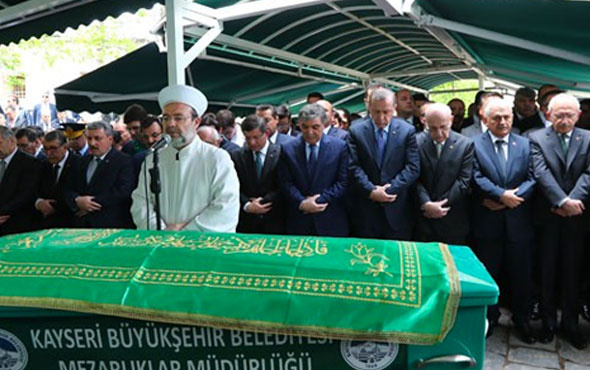 Abdullah Gül'ün babasının cenazesindeki sürpriz isim kimdi?