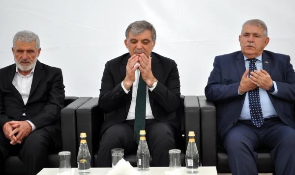 Abdullah Gül'e iki sürpriz isimden taziye ziyareti!