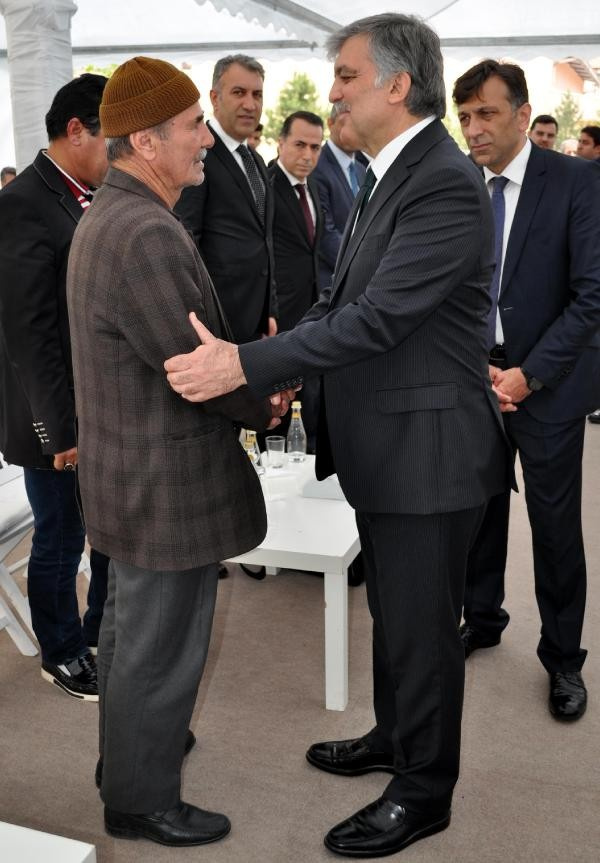Abdullah Gül'e iki sürpriz isimden taziye ziyareti!