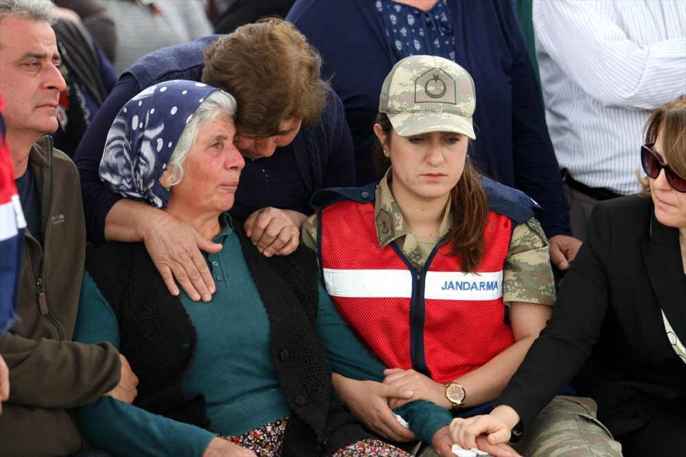 Şehit  Songül Yakut'un annesi yürekleri dağladı!