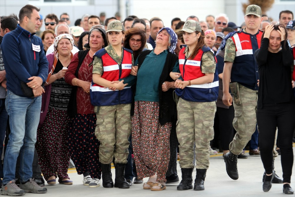 Şehit  Songül Yakut'un annesi yürekleri dağladı!