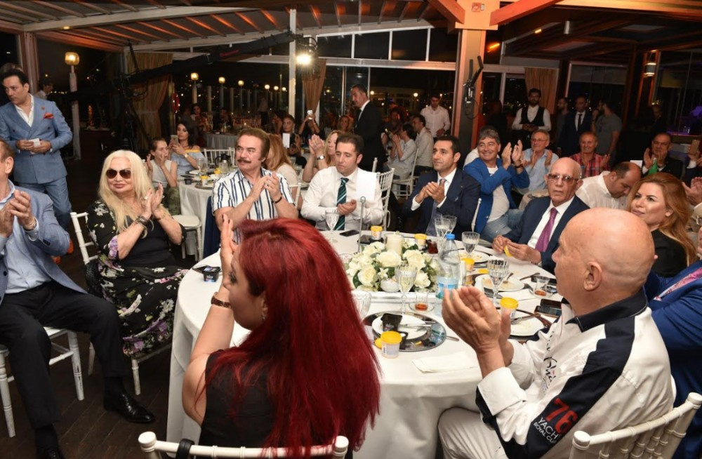 İş, cemiyet ve sanat dünyası bu iftarda buluştu