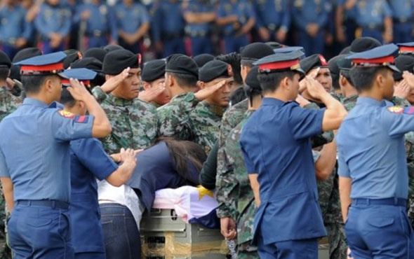 Filipinler'de çatışma en az 70 polis kayıp