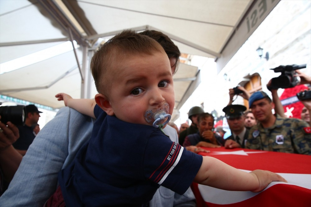 Şehit düşen Piyade Uzman Çavuş toprağa verildi