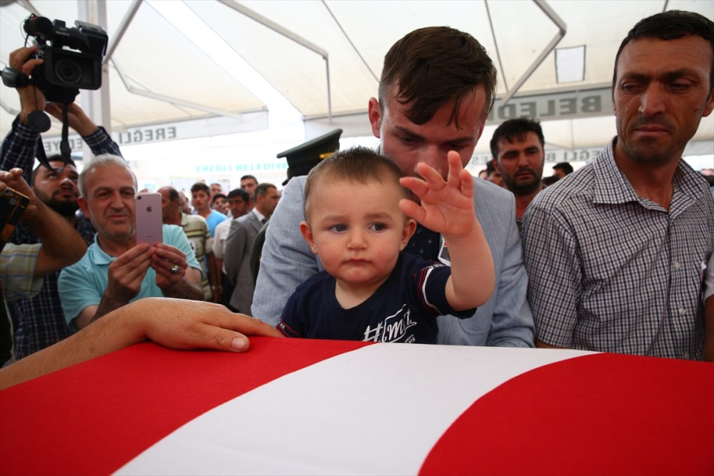 Şehit düşen Piyade Uzman Çavuş toprağa verildi