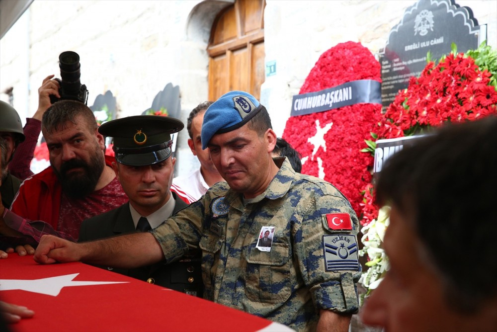 Şehit düşen Piyade Uzman Çavuş toprağa verildi