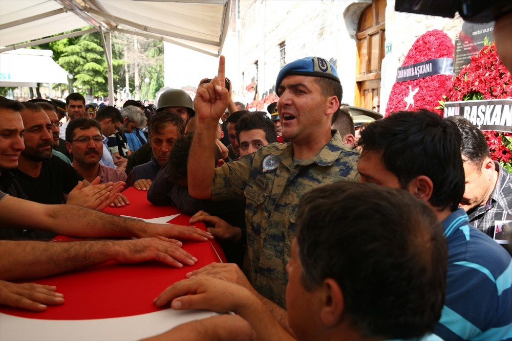 Şehit düşen Piyade Uzman Çavuş toprağa verildi