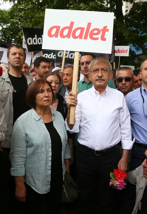 Kılıçdaroğlu'yla birlikte yürüyüşe katılan sürpriz isim