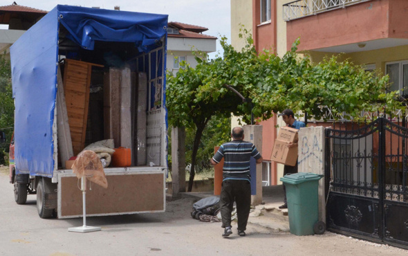 Tacizi duyan oraya koştu evini taş yağmuruna tuttular