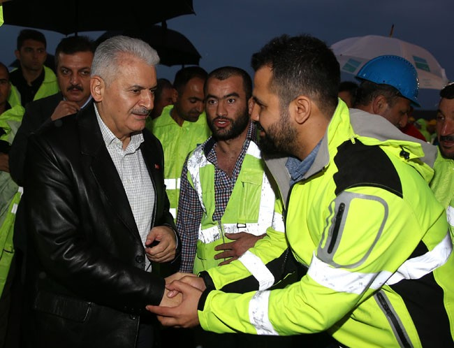 Başbakan Yıldırım 3. havalimanı işçileriyle iftar yaptı