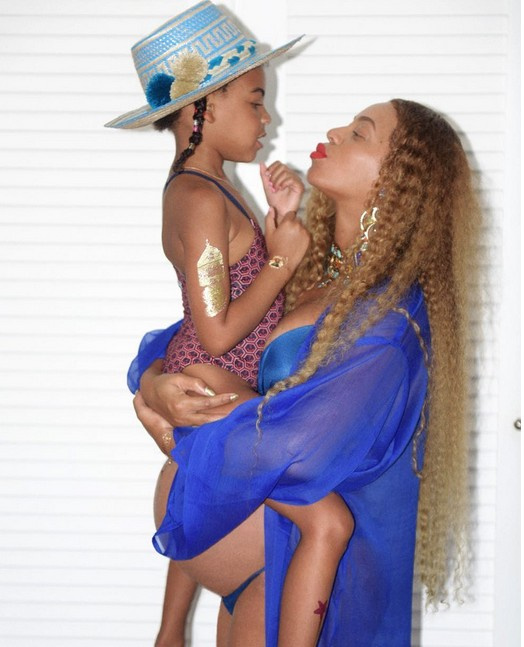 Beyonce ikizlerini doğurdu haberi babası duyurdu