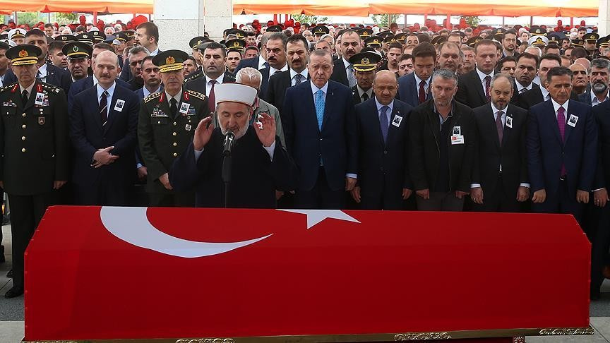 Şehit Yüzbaşı Üçöz son yolculuğuna uğurlandı