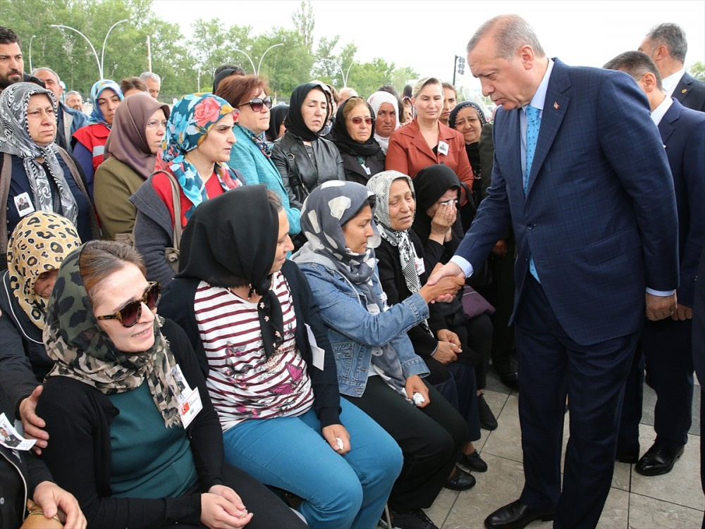 Şehit Yüzbaşı Üçöz son yolculuğuna uğurlandı