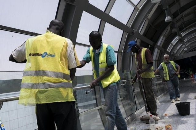 Dakar'da 8 yılda bitmeyen havalimanını Türkler 8 ayda bitirdi