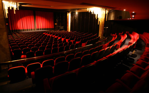 Sinema seyircisi azaldı tiyatro seyircisi arttı