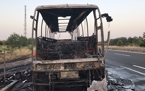 Tekirdağ'da yolcu otobüsü alev alev yandı