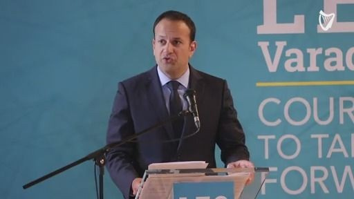 İrlanda'ya eşcinsel başbakan