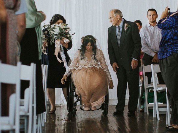 Engelli gelin düğününde sırrını açıkladı damat gözyaşlarını tutamadı