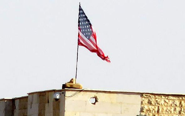 PYD karargahına ABD bayrağı asıldı