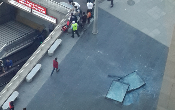 AVM'den düşen cam 2 kişiyi yaraladı