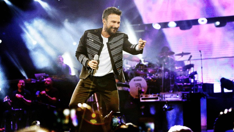 Tarkan'dan eşine ''Beni çok sev''