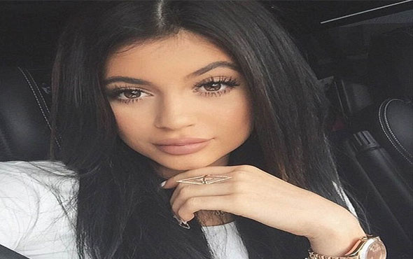 Kylie Jenner stiline sahip olmak için 10 adım