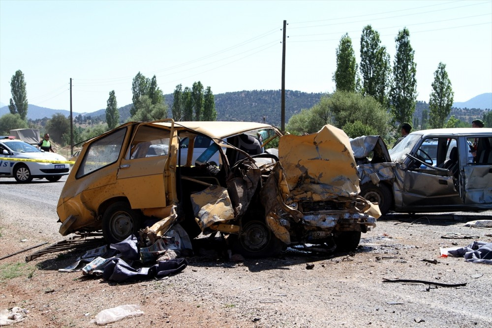Muğla'da zincirleme kaza: Çok sayıda ölü ve yaralı var!