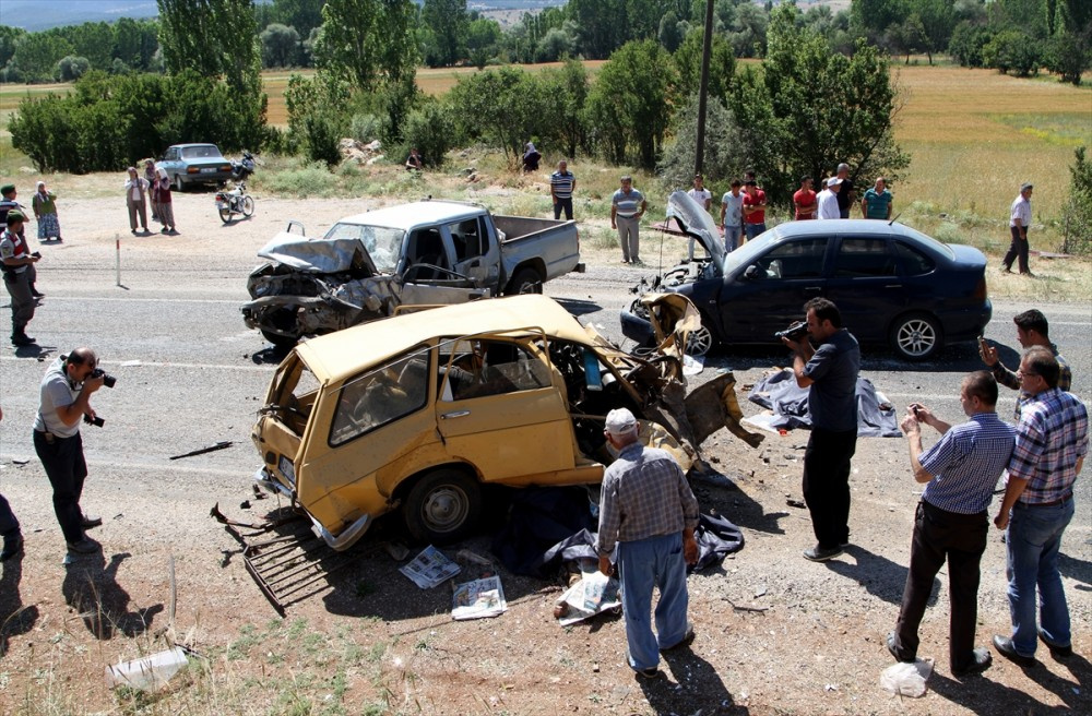 Muğla'da zincirleme kaza: Çok sayıda ölü ve yaralı var!