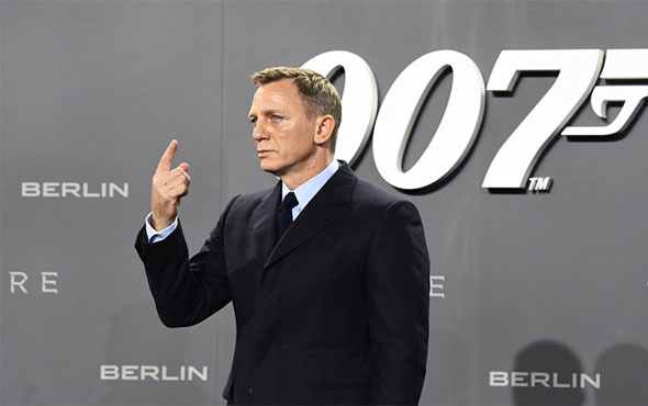 'Bond oynarsam bileklerimi keserim dedi' tekrar Bond olacak