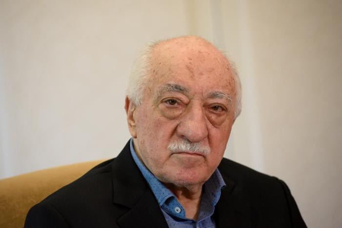 Fethullah Gülen'in son görüntüleri ayaklarını sürüyerek...