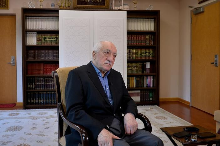 Fethullah Gülen'in son görüntüleri ayaklarını sürüyerek...