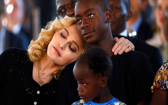 Madonna, Malavi'de hastane açtı