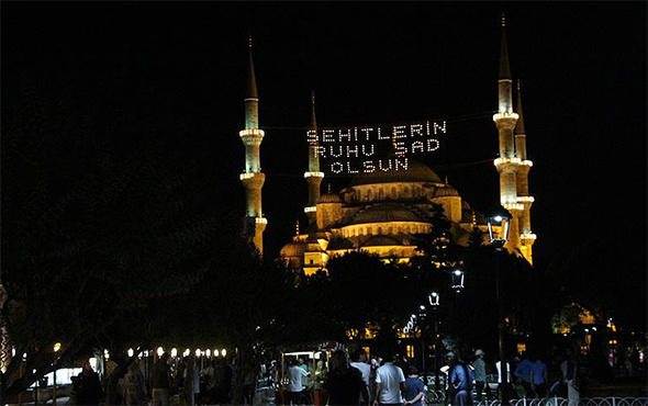Türkiye'nin 90 bin camisinde aynı anda sela okundu