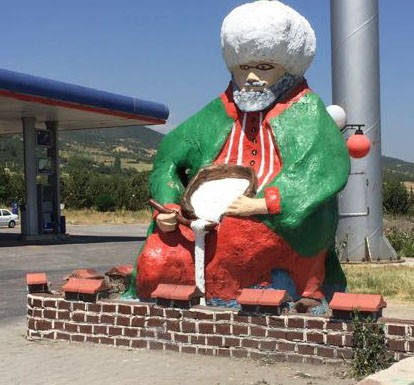 Acayip Nasreddin Hoca heykellerine başkandan tepki