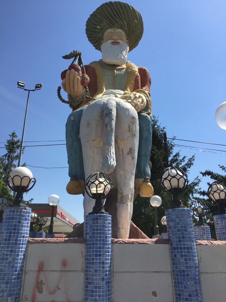 Acayip Nasreddin Hoca heykellerine başkandan tepki