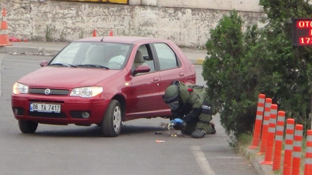 Boşanmak isteyen karısının aracına 'bomba' koydu