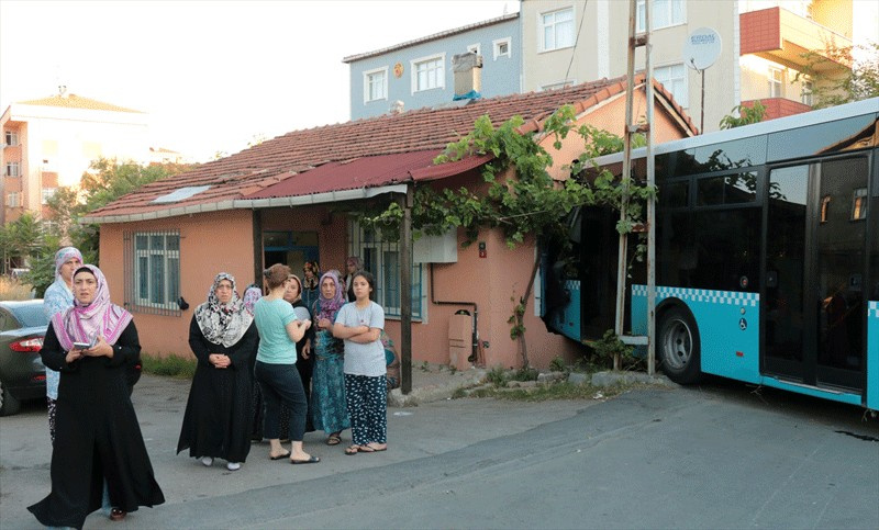 Otobüs eve girdi herkes uyuyordu ve... Mucize kurtuluş!