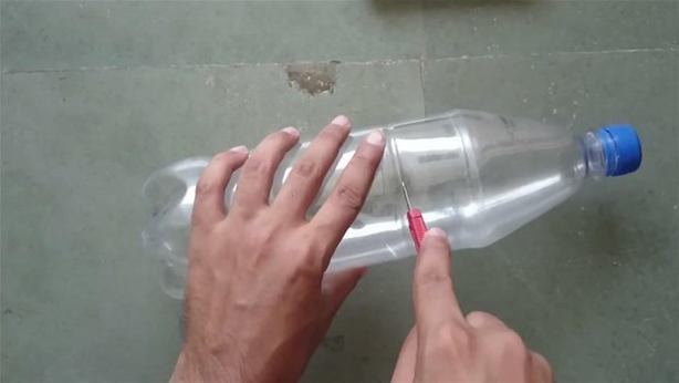 Bir plastik şişeden öyle bir şey yaptı ki derde deva!