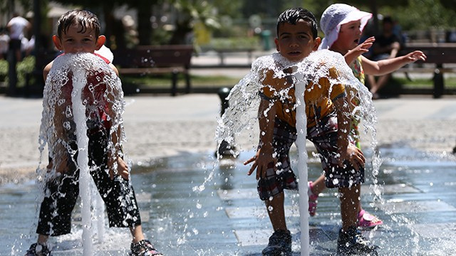 Antalya'da son 88 yılın sıcaklık rekoru kırıldı!