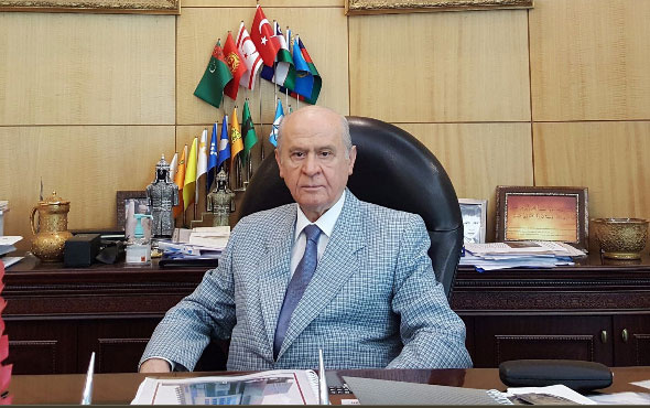 MHP lideri Bahçeli şık kıyafetiyle çok beğenildi