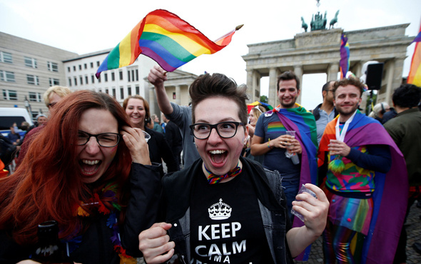 Almanya'da  eşcinsel evlilik artık yasal