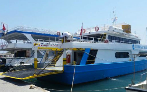 Türkleri tahliye edecek 2 gemi Kos'ta