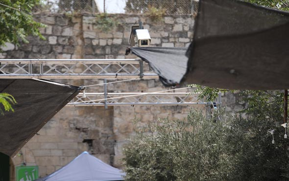 İsrail El-Esbat'a güvenlik kameraları yerleştiriyor