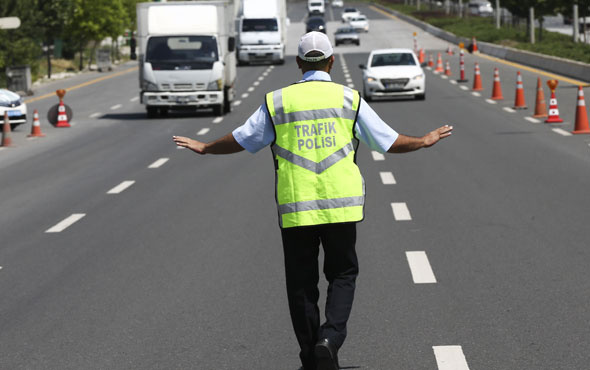 İstanbul'da flaş operasyon polisler görevleri başında gözaltına alındı