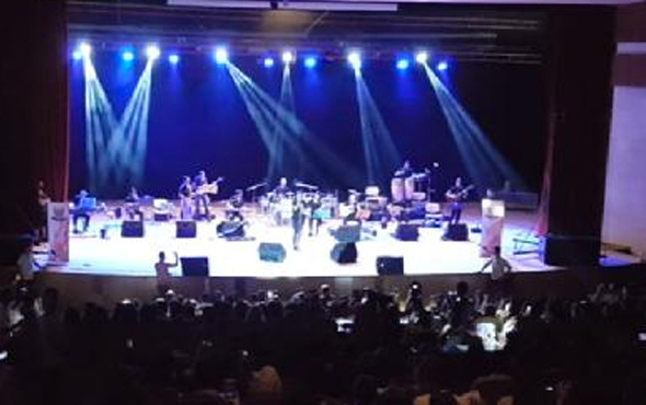 İlyas Yalçıntaş'ın Irak konserine bakın binler izledi