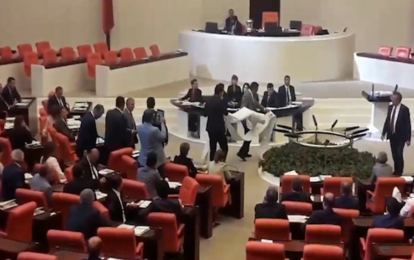 CHP'li Tanrıkulu'dan Meclis'de protesto
