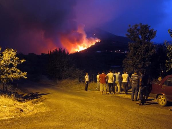 İzmir yangını Manisa'ya ulaştı! Son durum ne?